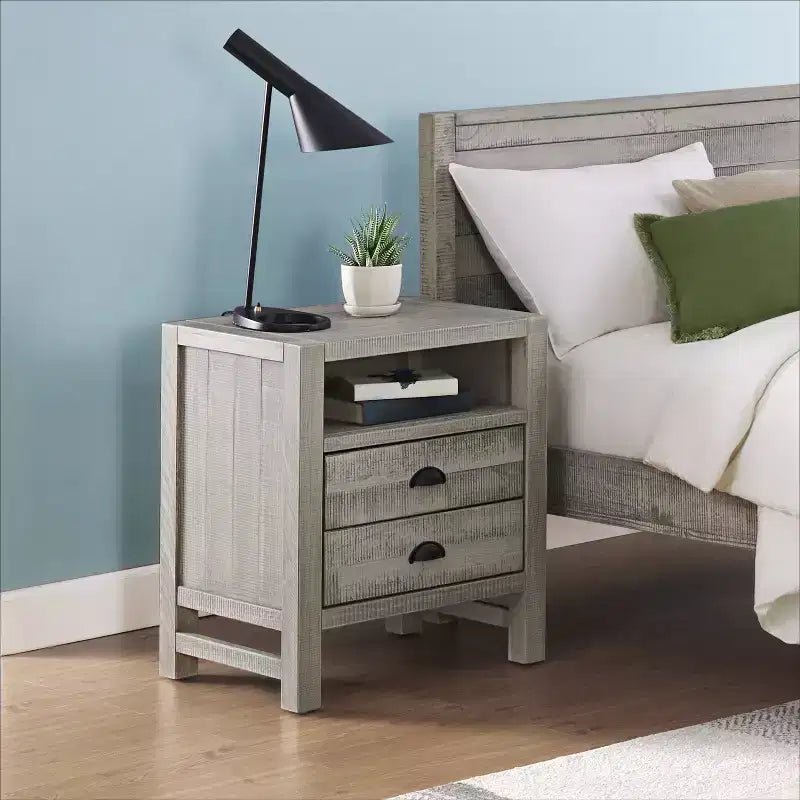 Comodino in legno con 2 cassetti e ripiano aperto in stile Modern Farmhouse - Comodino rustico anticato