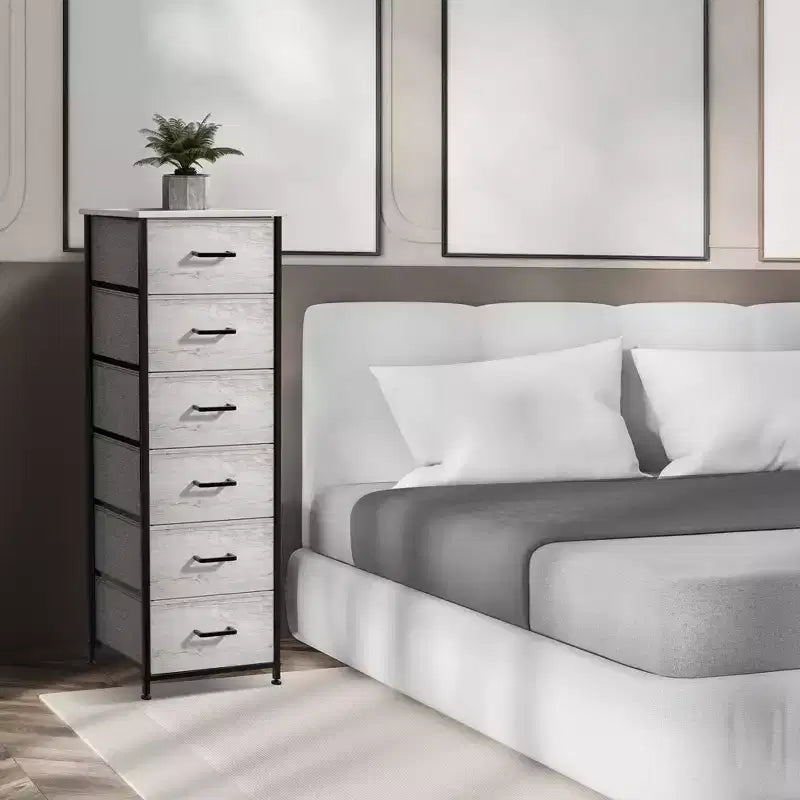 Comodino stretto a 6 cassetti con struttura in acciaio e piano in legno – Cesti in tessuto per camera da letto