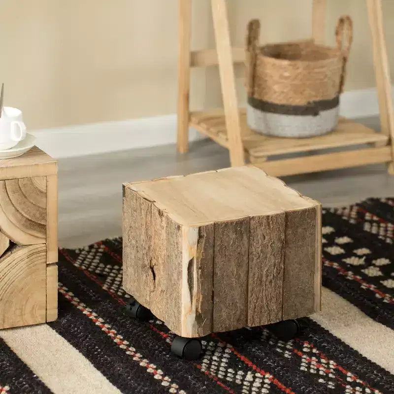 Sgabello quadrato in legno naturale con ruote - Accento rustico per interni ed esterni